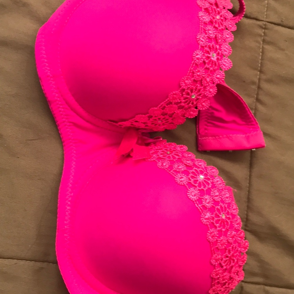 Pretty hot pink bra! Sequins! 38 b
